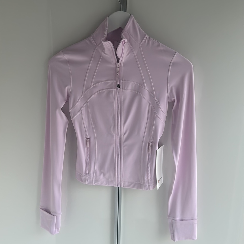 SOLD | Brand New Lulu define cropped pink